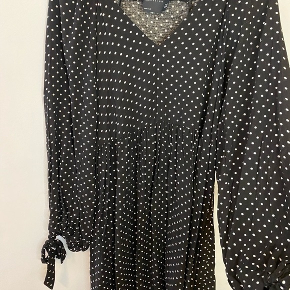 ASOS Design Black and White Polka Dot Tie Sleeve Babydoll Dress - Picture 11 of 13